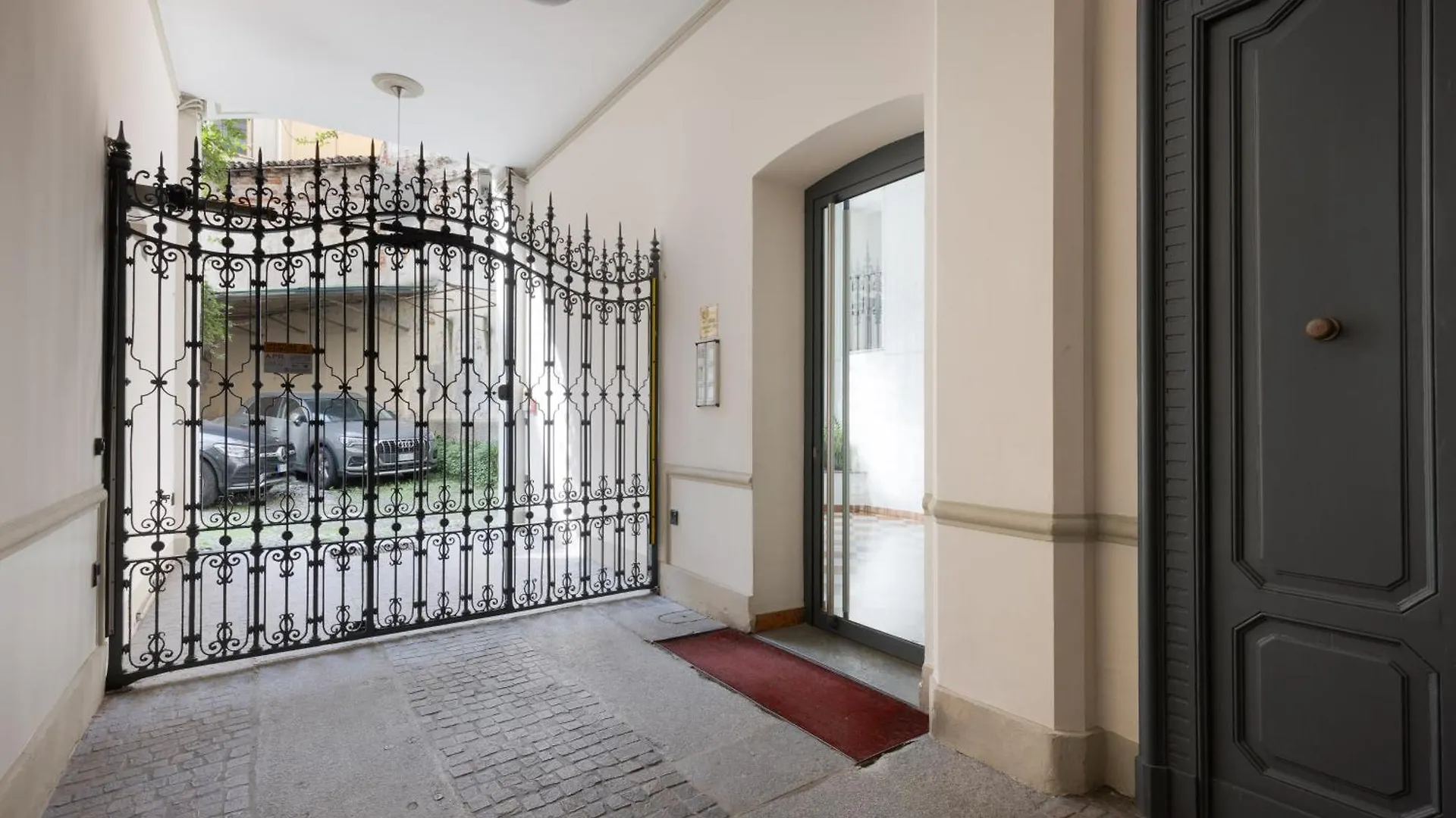 Casa Cosy Suite Duomo Milan Apartment